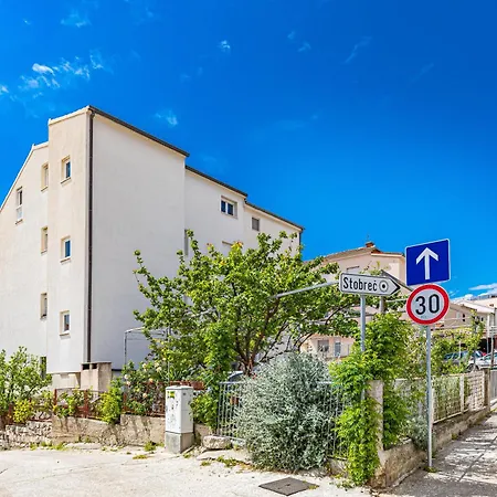Apartment Iskra *