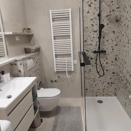 Iskra Apartment *