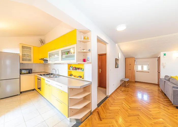 Iskra Διαμέρισμα