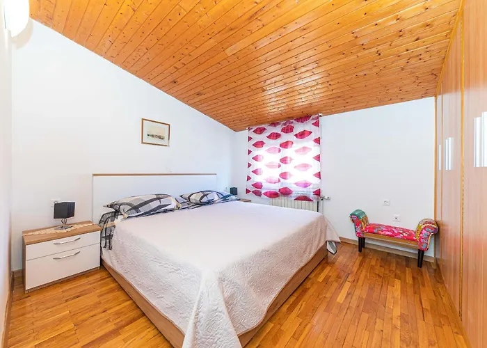 Διαμέρισμα Iskra *